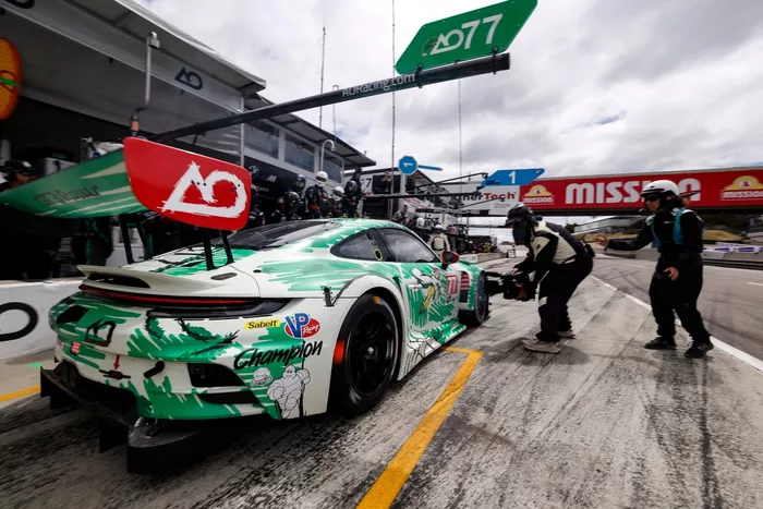 #77 AO Racing: Nick Tandy, Harry King