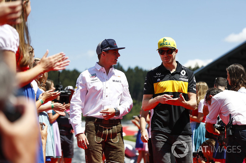 Max Verstappen, Red Bull Racing, Nico Hulkenberg, Renault Sport F1 Team