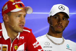 Lewis Hamilton, Mercedes AMG F1, Sebastian Vettel, Ferrari, lors de la conférence de presse des pilotes