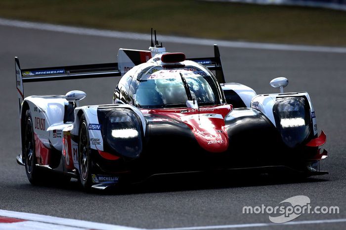 #8 Toyota Gazoo Racing Toyota TS050-Hybrid: Sébastien Buemi, Anthony Davidson, Kazuki Nakajima