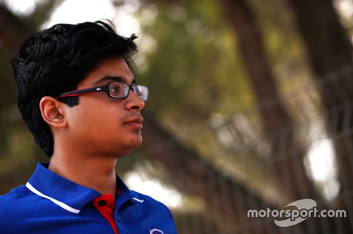 Arjun Maini, Trident