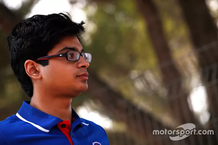 Arjun Maini, Trident