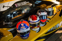 Helmen van Frits van Eerd, Giedo van der Garde, Jan Lammers en Nyck de Vries, Racing Team Nederland