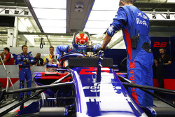 Brendon Hartley, Toro Rosso STR13 Honda, klimt in de auto