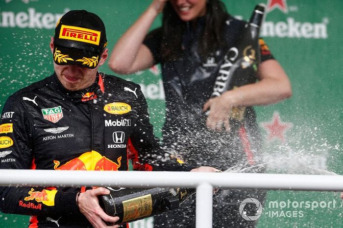 Podio: ganador de la carrera Max Verstappen, Red Bull Racing