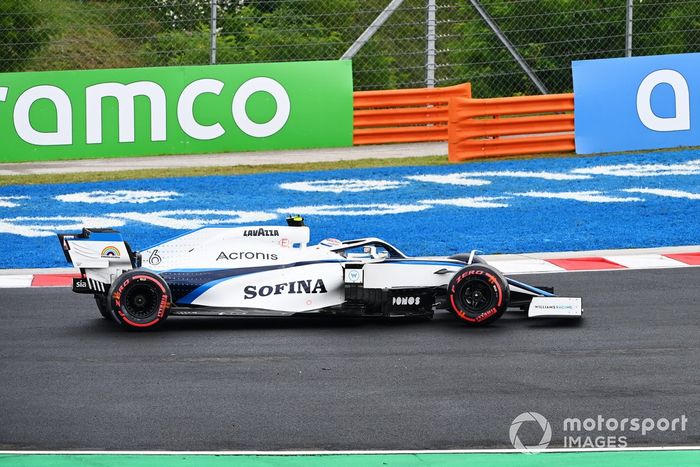 Nicholas Latifi, Williams FW43 hace un trompo