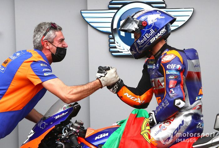 Ganador Miguel Oliveira, Red Bull KTM Tech 3