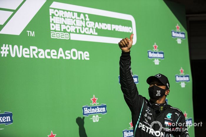 Ganador de la pole position Lewis Hamilton, Mercedes-AMG F1