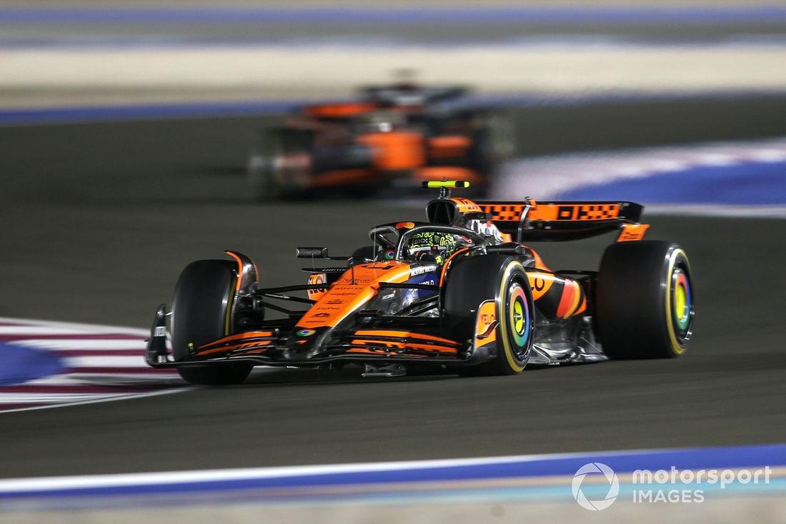 Lando Norris, McLaren MCL38, Oscar Piastri