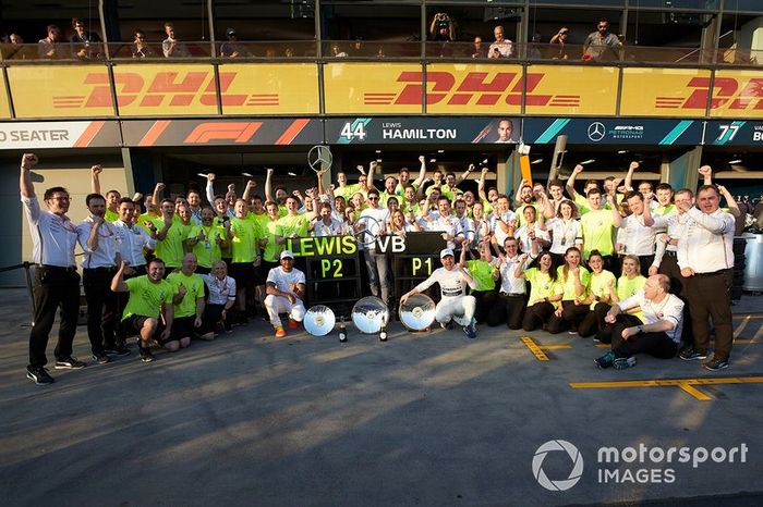 Mercedes celebra la victoria de Bottas y el podio de Hamilton