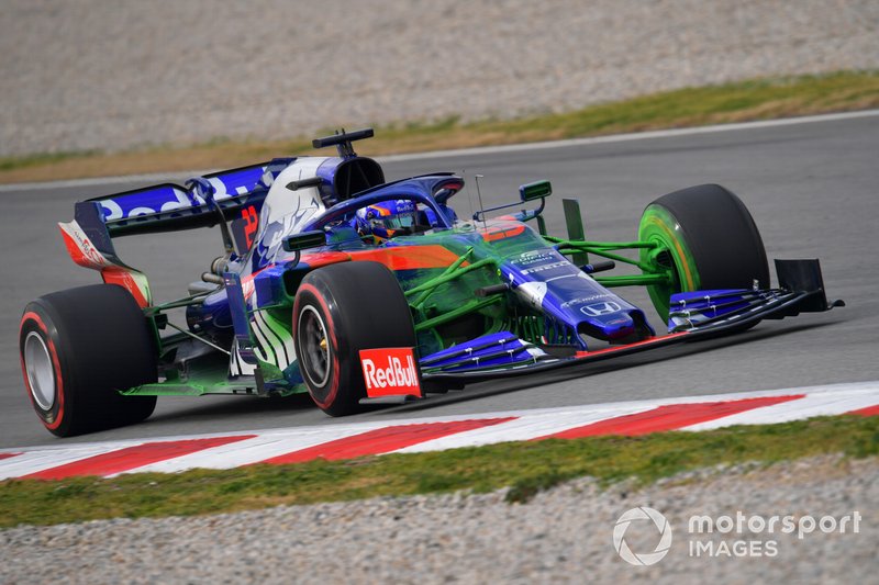 Alex Albon, Scuderia Toro Rosso STR14 con la vernice flo viz