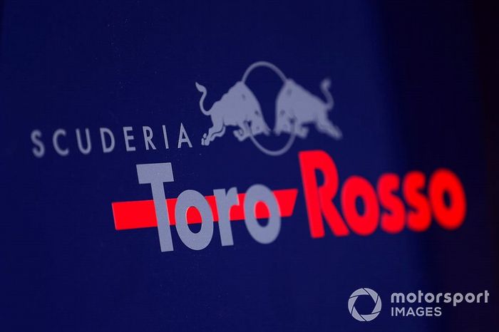 El logo de la Scuderia Toro Rosso