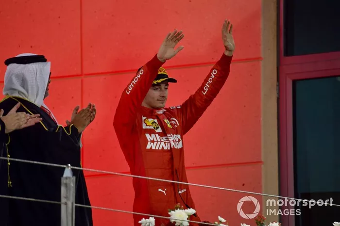 Charles Leclerc, Ferrari, 3° classificato, arriva sul podio