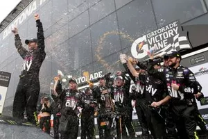 Winner Jimmie Johnson, Hendrick Motorsports, Chevrolet Camaro Ally