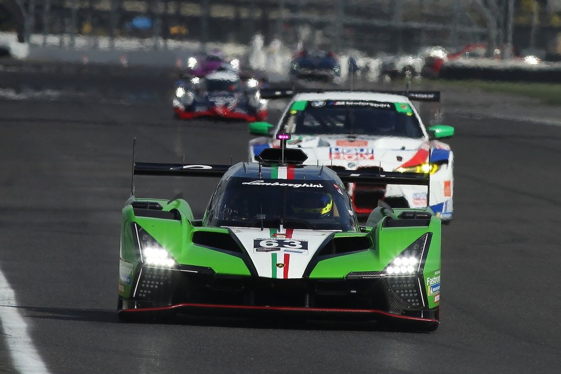 #63 Iron Lynx Lamborghini SC63: Matteo Cairoli, Andrea Caldarelli, Romain Grosjean