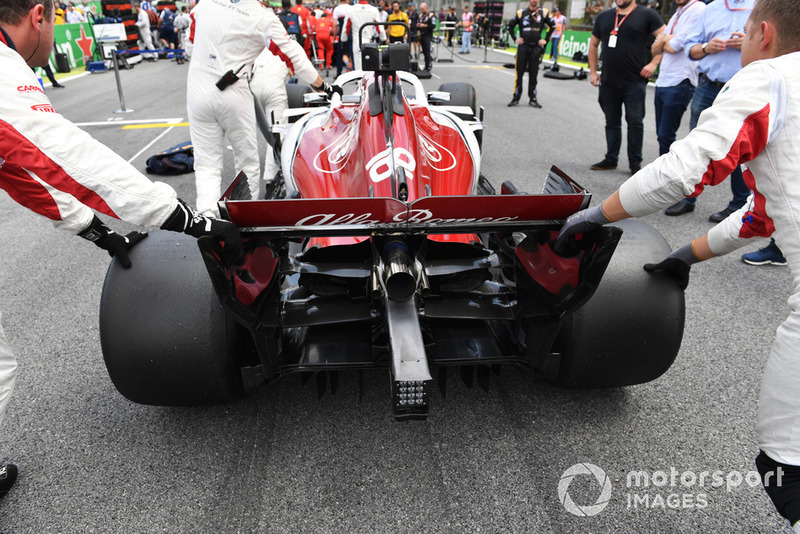 Charles Leclerc, Alfa Romeo Sauber C37 on the grid