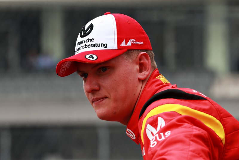 Além disso, ele se tornou membro da Academia da Ferrari – o que abre a possibilidade para testes na F1 ainda em 2019.
