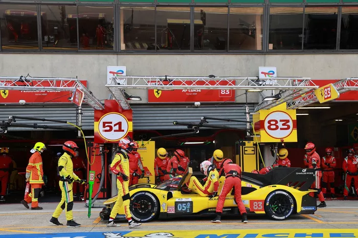 #83 AF Corse Ferrari 499P: Robert Kubica, Yifei Ye, Philip Hanson