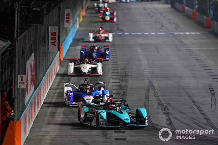 Mitch Evans, Jaguar Racing, Jaguar I-TYPE 5, Maximilian Gunther, BMW i Andretti Motorsport, BMW iFE.21