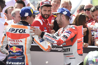 Le deuxième, Marc Marquez, Repsol Honda Team, le troisième, Andrea Dovizioso, Ducati Team