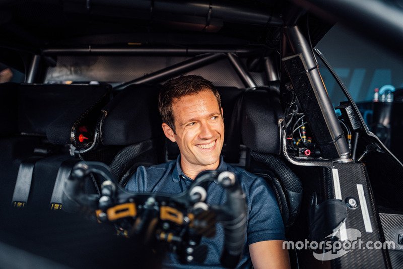 Sebastien Ogier di dalam Mercedes-AMG C 63 DTM