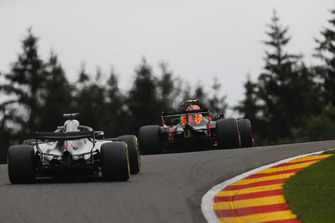 Max Verstappen, Red Bull Racing RB14, leads Lewis Hamilton, Mercedes AMG F1 W09