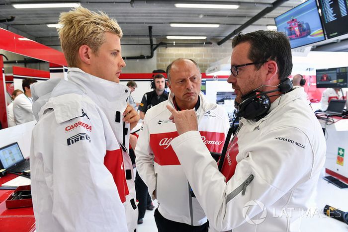 Marcus Ericsson, Sauber y Frederic Vasseur, Sauber, Team Principal