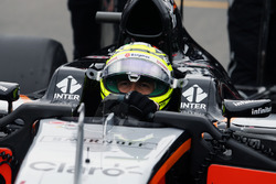 Sergio Perez, Sahara Force India F1 VJM09 on the grid