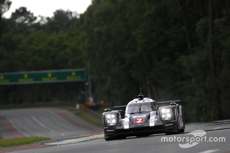 #2 Porsche Team Porsche 919 Hybrid: Romain Dumas, Neel Jani, Marc Lieb