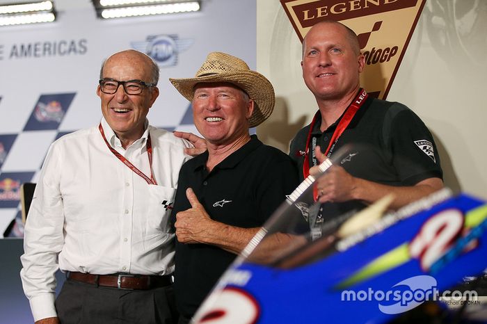 Carmelo Ezpeleta, CEO de Dorna Sports, Kenny Roberts Sr., Kenny Roberts Jr.