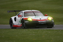 #91 Porsche Team Porsche 911 RSR: Richard Lietz, Frédéric Makowiecki