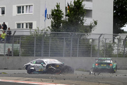 Accident de Gary Paffett, Mercedes-AMG Team HWA, Mercedes-AMG C63 DTM et Mike Rockenfeller, Audi Sport Team Phoenix, Audi RS 5 DTM