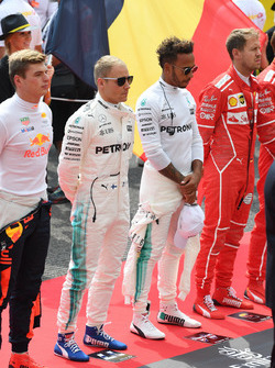 Max Verstappen, Red Bull Racing, Valtteri Bottas, Mercedes AMG F1, Lewis Hamilton, Mercedes AMG F1 v
