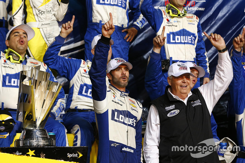 2016: Jimmie Johnson (Hendrick-Chevrolet)