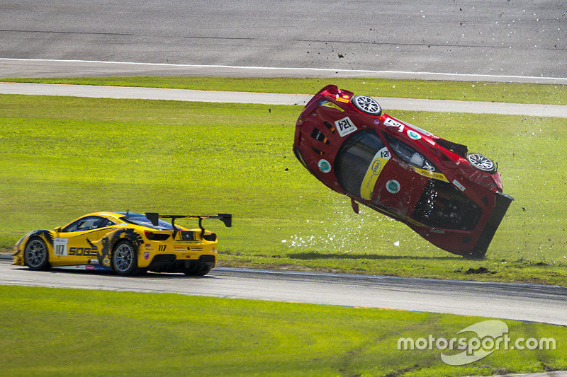 #124 Ferrari of Long Island Ferrari 488 Challenge: Jerome Jacalone, crash