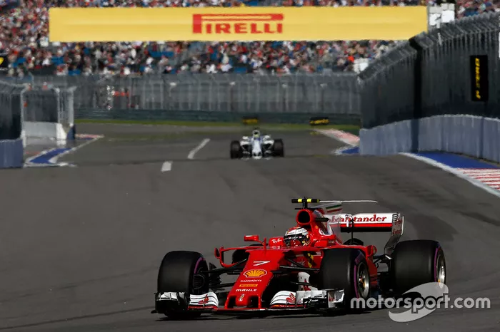 Kimi Räikkönen chegou perto do alemão, mas larga em segundo, a 0s059 do tempo da pole position.
