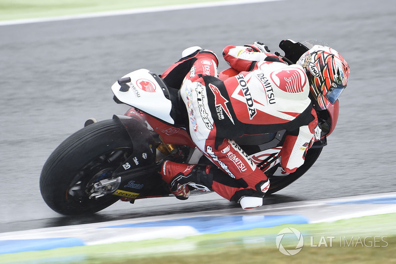 Na Moto2, Takaaki Nakagami conquistou sua 1ª pole do ano e 5ª da carreira em um treino frenético. Com a ponta mudando de mãos a cada minuto pela secagem da pista, o japonês foi o último a fechar volta e ficou com a pole. Morbidelli foi mal e será só o 15º.