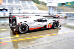 #2 Porsche Team Porsche 919 Hybrid: Timo Bernhard, Earl Bamber, Brendon Hartley