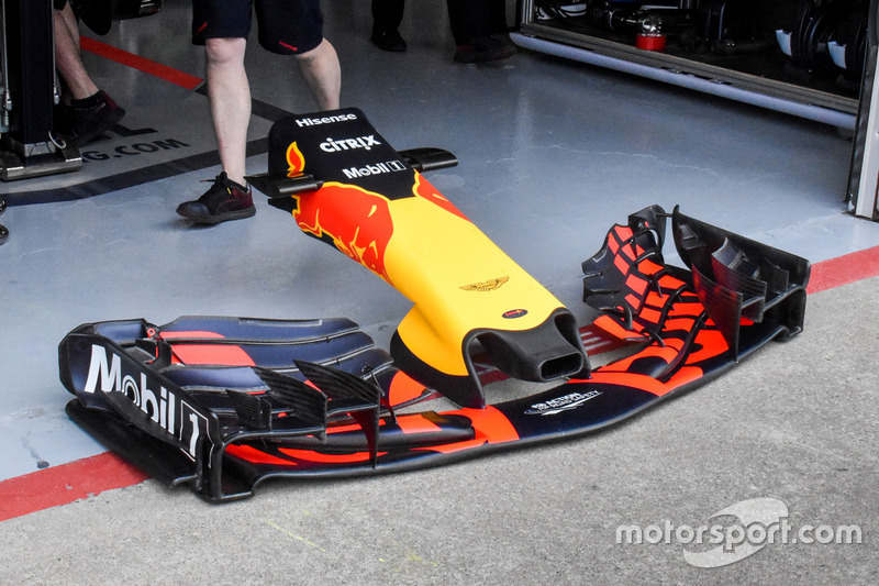 Red Bull Racing RB13, front wing at Canadian GP