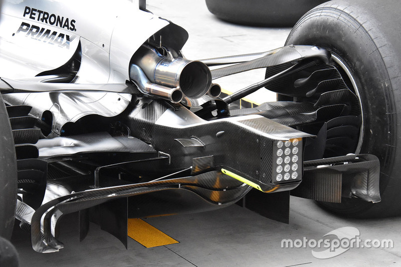 Mercedes W08: Heckpartie