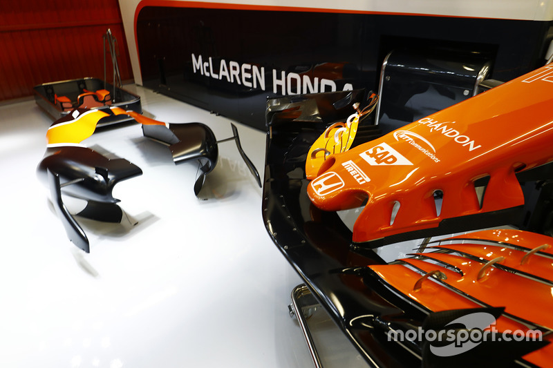 Nose detail of the McLaren MCL32 Honda