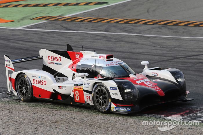 #8 Toyota Gazoo Racing Toyota TS050 Hybrid: Anthony Davidson, Nicolas Lapierre, Kazuki Nakajima