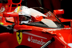 Sebastian Vettel, Ferrari SF70H, mit Cockpitschutz Shield