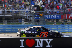 Sieg für Martin Truex Jr., Furniture Row Racing Toyota