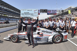 Will Power, Team Penske with crew members after winning the pit stop competition