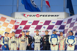 Podium LMP2: les vainqueurs #8 Race Performance Oreca 03R Judd: Giorgio Maggi, Struan Moore, Fabien Schiller, les deuxièmes #35 Jackie Chan DC Racing Oreca Nissan 03R: Ho Pin Tung, Gustavo Menezes, Thomas Laurent, les troisièmes #25 Algarve Pro Racing Ligier JS P2 Nissan: Michael Munemann, Andrea Roda, Andrea Pizzitola