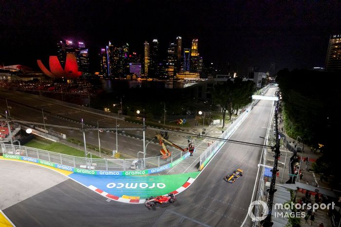 Carlos Sainz, Ferrari SF-23, Oscar Piastri, McLaren MCL60