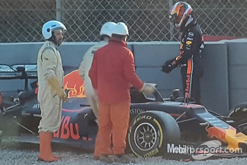 Pierre Gasly, Red Bull Racing RB15, choca
