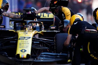 Nico Hulkenberg, Renault F1 Team R.S. 19, s'arrête au stand