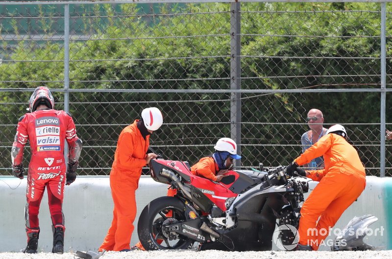 Danilo Petrucci, Ducati Team, después de la caída